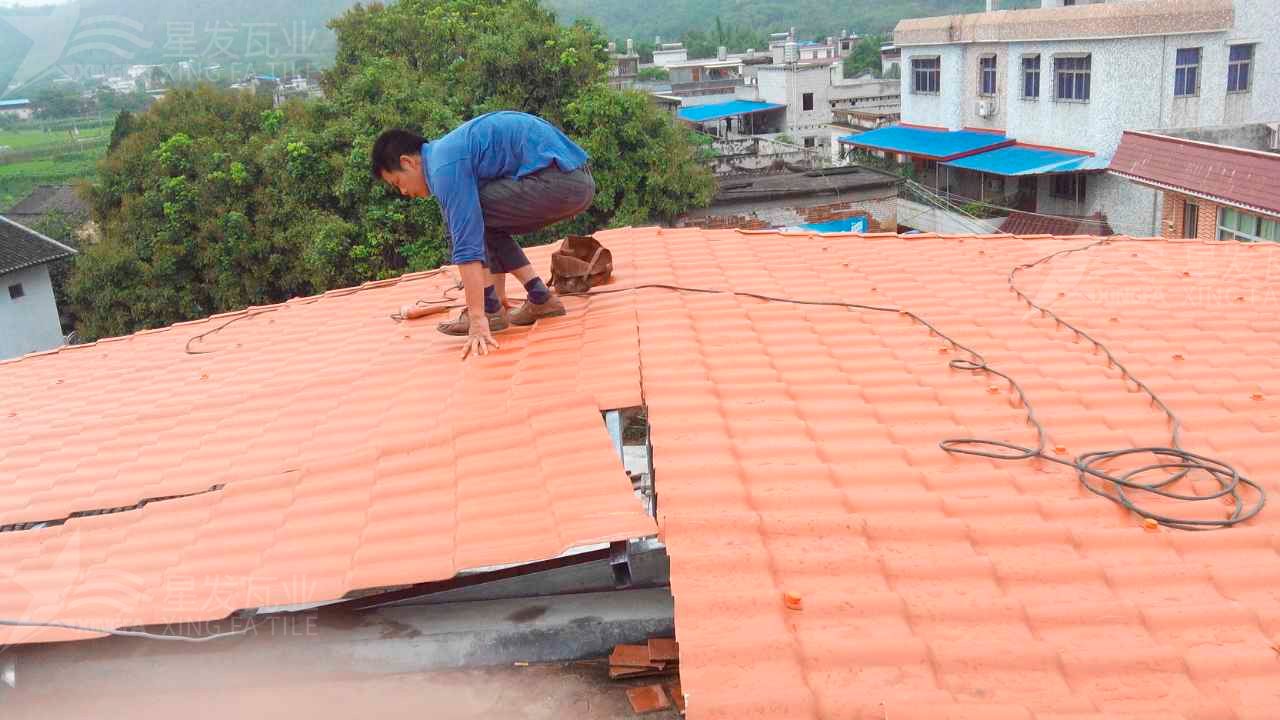 保山屋顶铺设安装合成树脂瓦时，牢牢记住这3点，就不怕屋顶出问题！